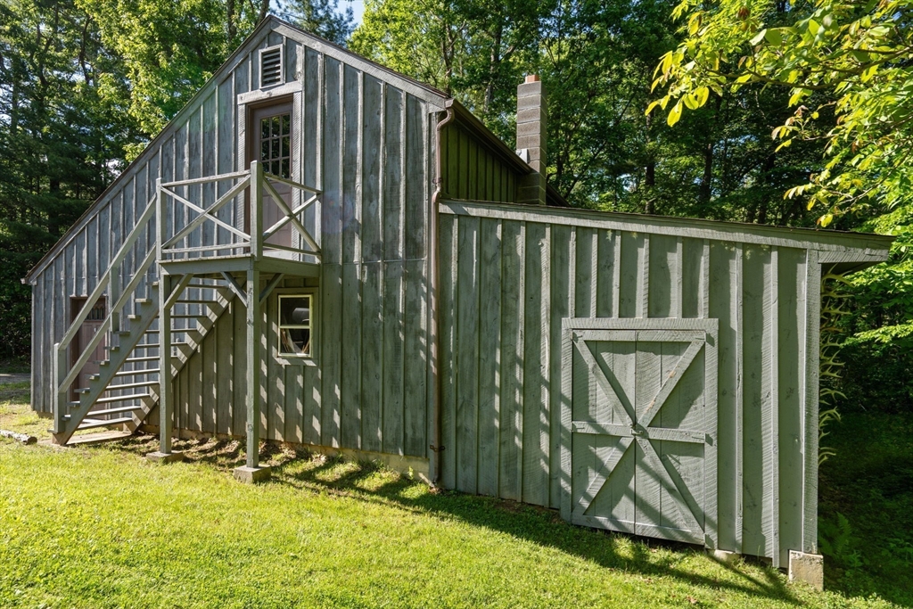 1 Leno Road Sturbridge, MA 01566 - Photo 29 of 33
