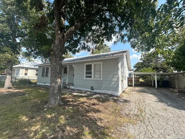 $895 | 671 Roosevelt Street, New Braunfels, TX 78130
