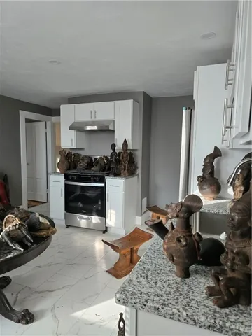 $2,800 | 910 Atwells Avenue, Unit 3, Providence, RI 02909