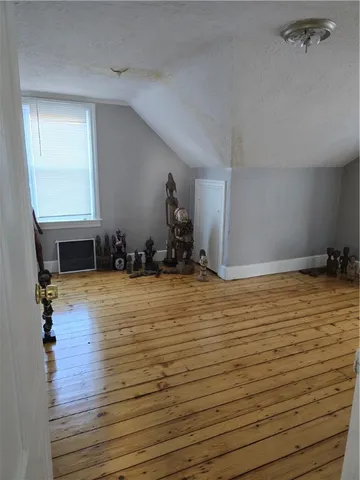 $2,800 | 910 Atwells Avenue, Unit 3, Providence, RI 02909