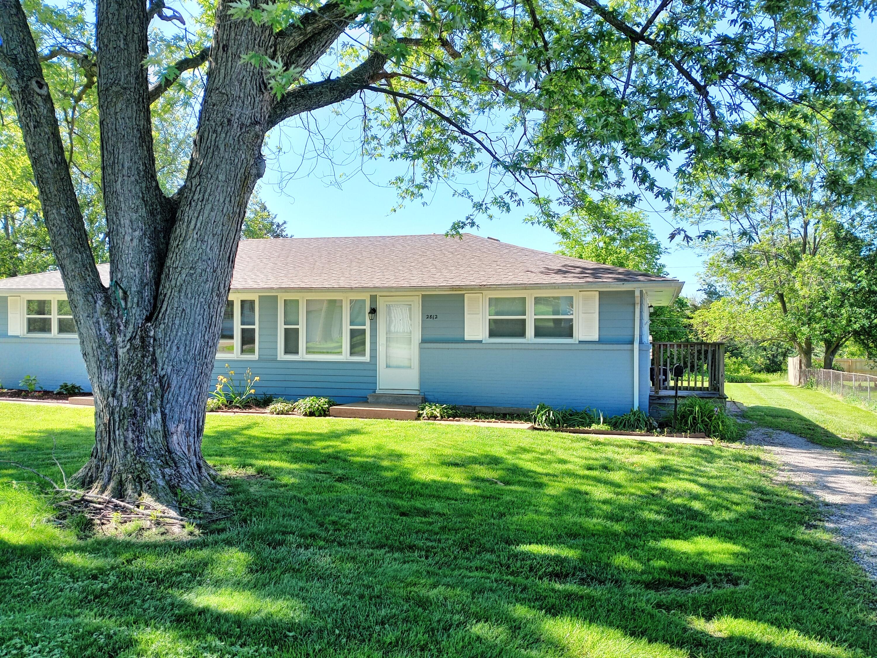 2812 Skyview Road Columbia, MO 65202 - Photo 1 of 1 2812 Skyview (1)