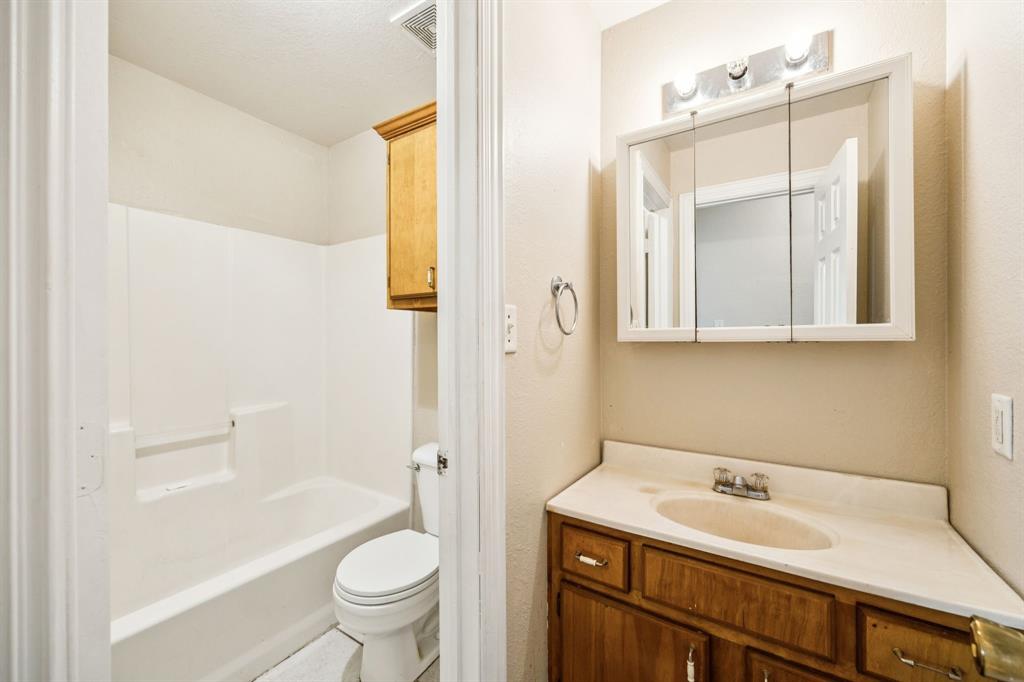 1104 East High Street Terrell, TX 75160 - Photo 13 of 28 1104