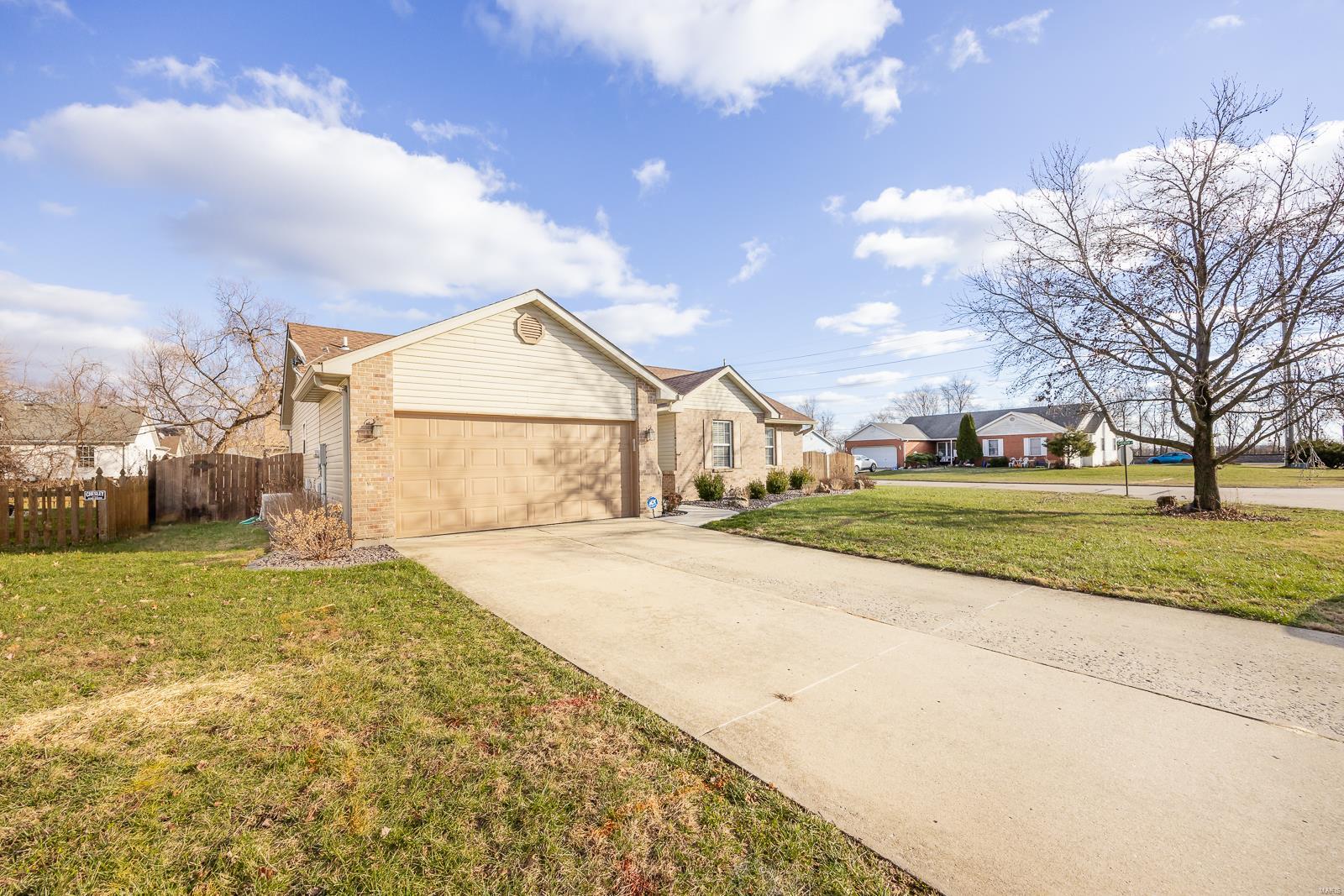 920 Fox Glenn Lane Belleville, IL 62221 - Photo 3 of 26