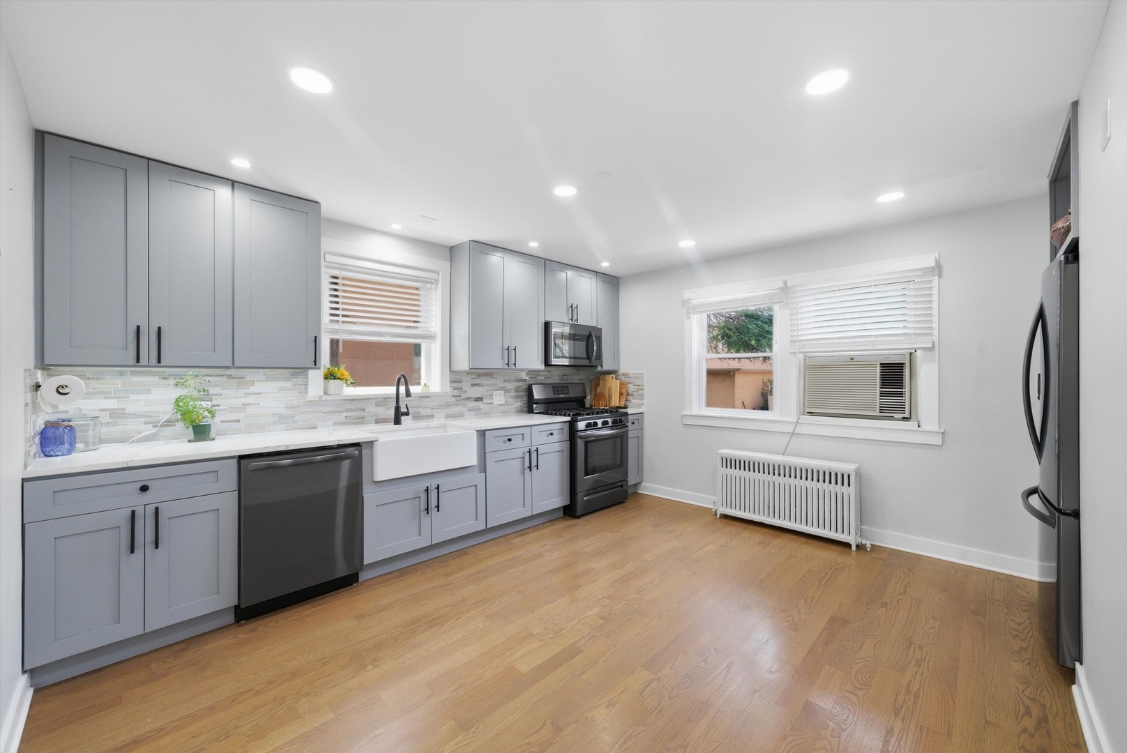 2826 North Rutherford Avenue Chicago, IL 60634 - Photo 5 of 30