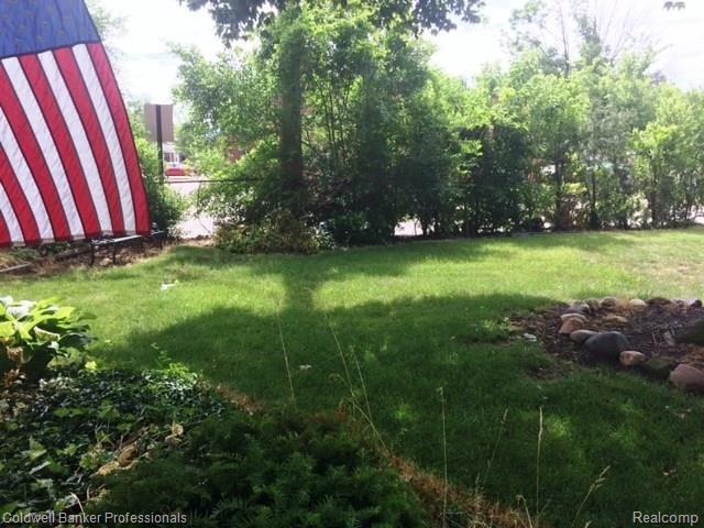 1570 Bournemouth Road Grosse Pointe, MI 48236 - Photo 31 of 37 31.JPG