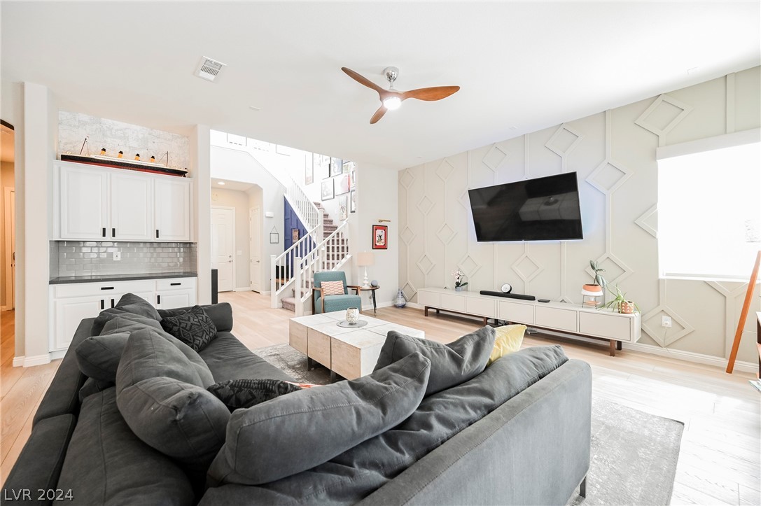 79 Hawking Ridge Way Las Vegas, NV 89183 - Photo 7 of 77 Spacious and inviting Living Room