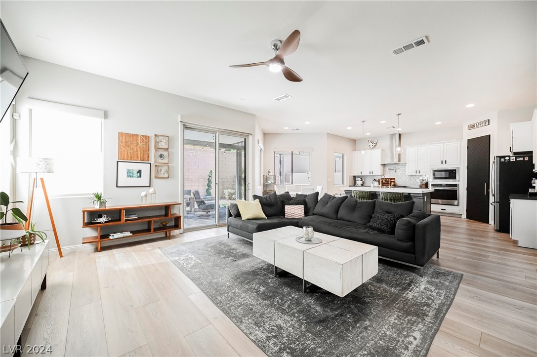 79 Hawking Ridge Way Las Vegas, NV 89183 - Photo 8 of 77 Gallery Image 8