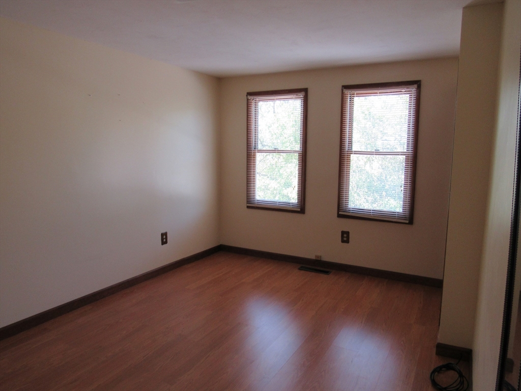 30 Taft Avenue Mendon, MA 01756 - Photo 14 of 32