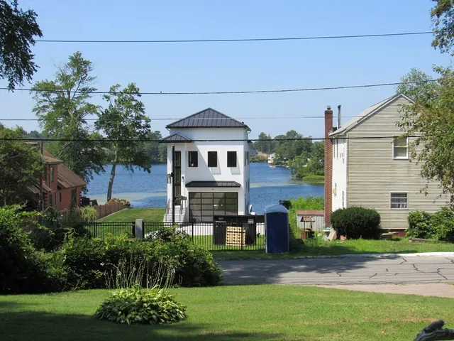 $499,900 | 30 Taft Avenue, Mendon, MA 01756