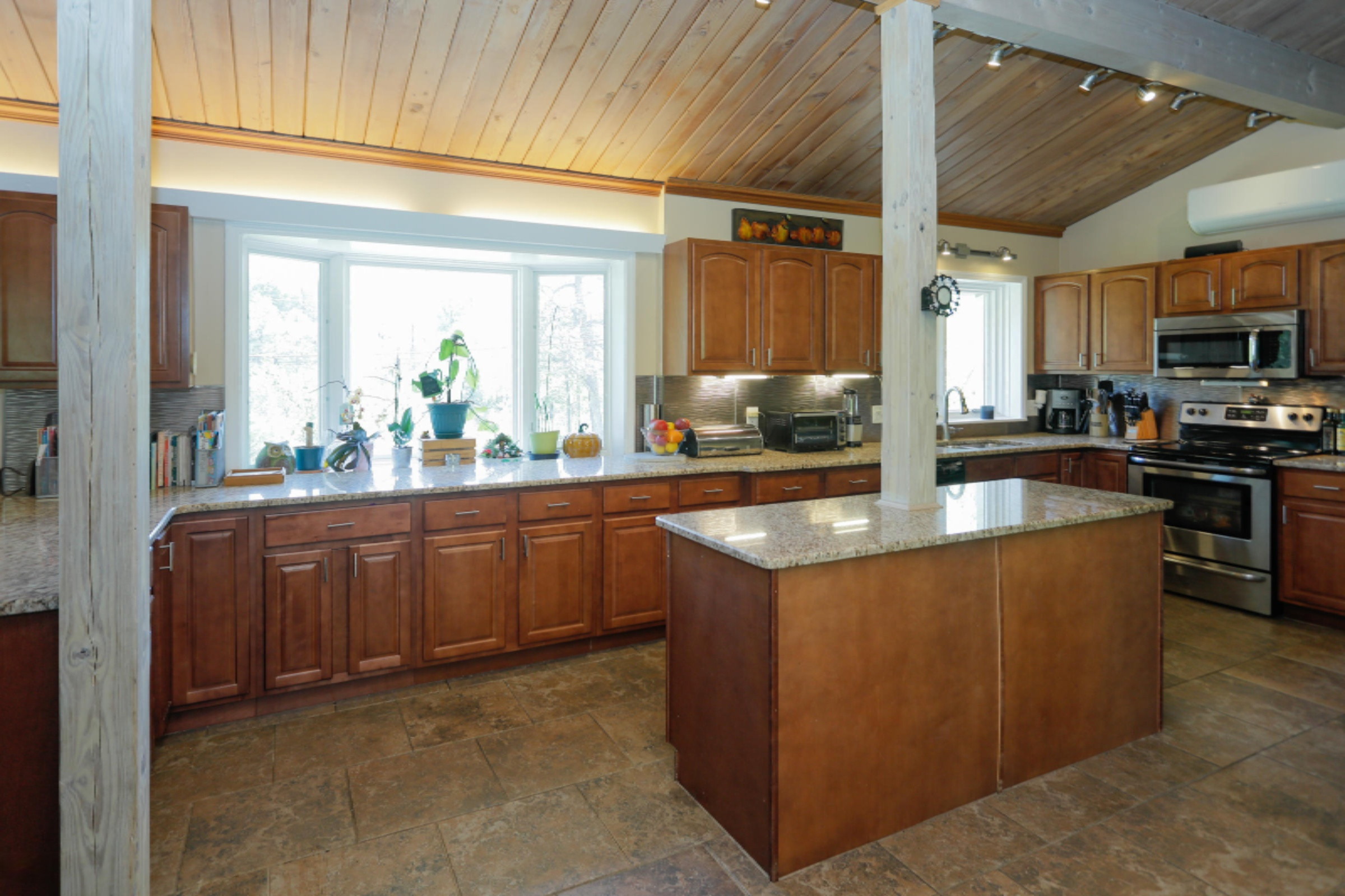 2516 Angling Road Kalamazoo, MI 49008 - Photo 12 of 35 2516 Angling Rd-111