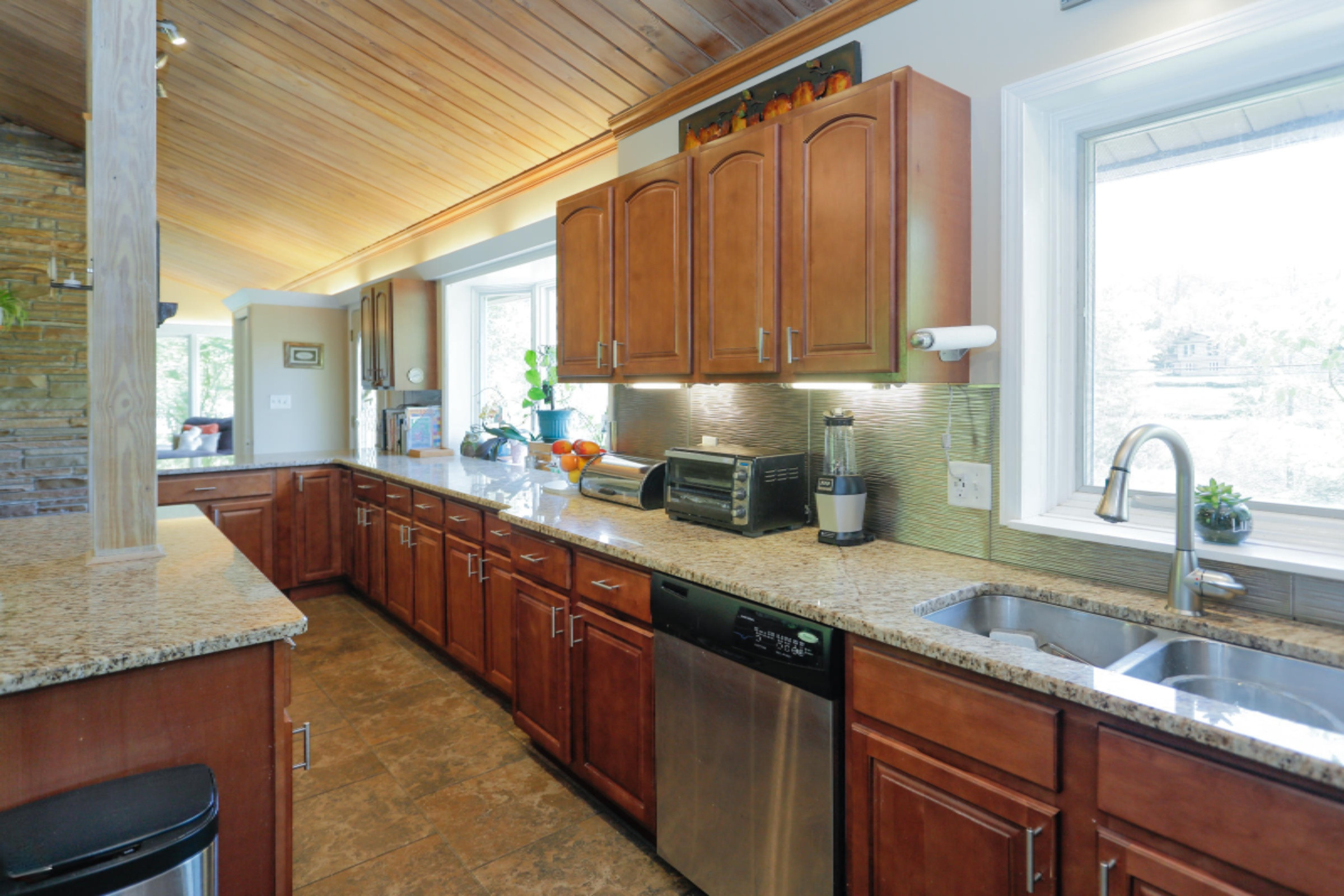 2516 Angling Road Kalamazoo, MI 49008 - Photo 13 of 35 2516 Angling Rd-112