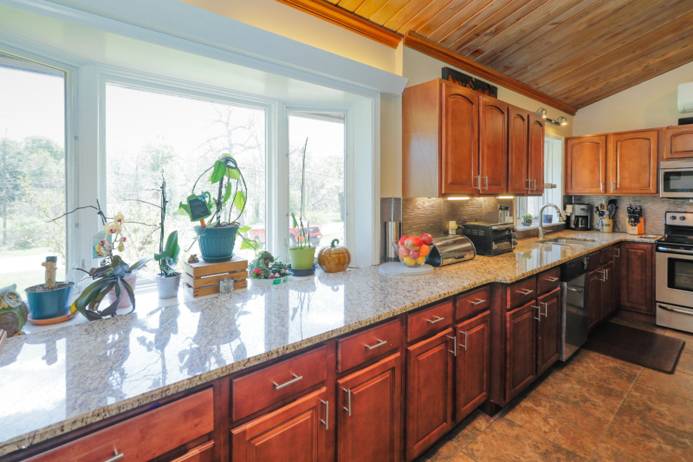 2516 Angling Road Kalamazoo, MI 49008 - Photo 15 of 35 2516 Angling Rd-114