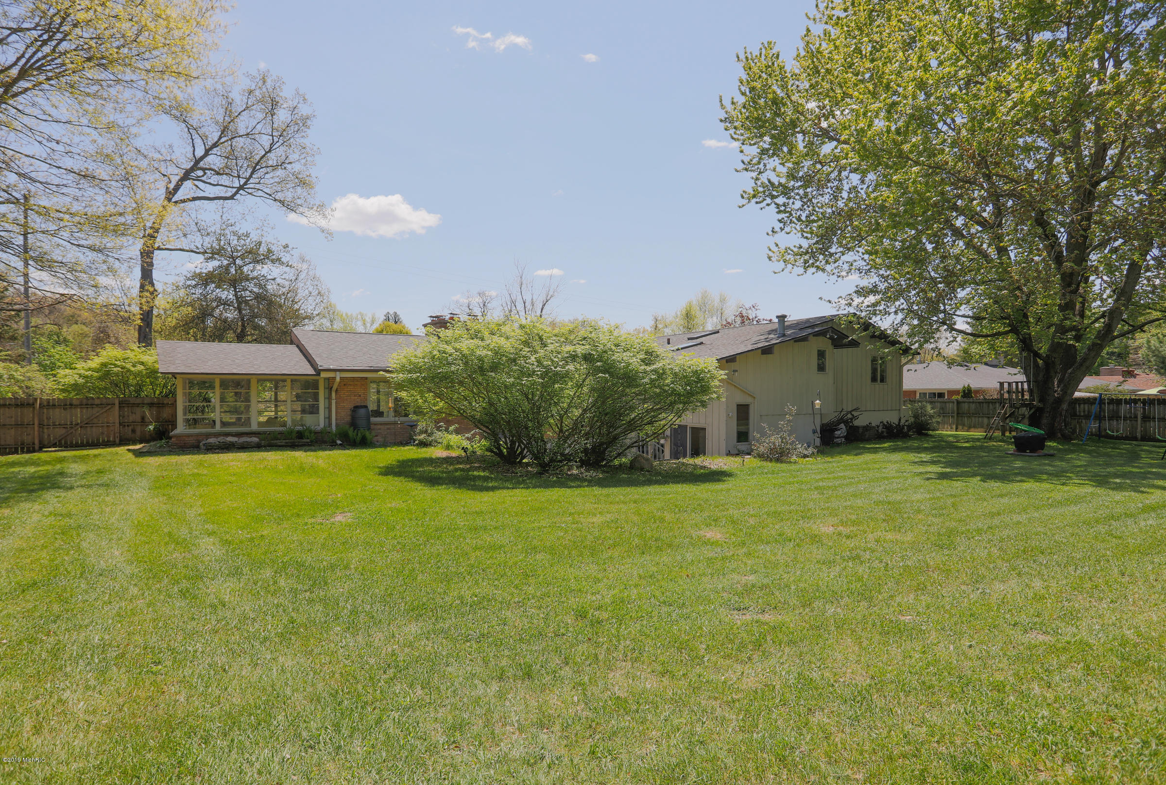 2516 Angling Road Kalamazoo, MI 49008 - Photo 34 of 35 2516 Angling Rd-133