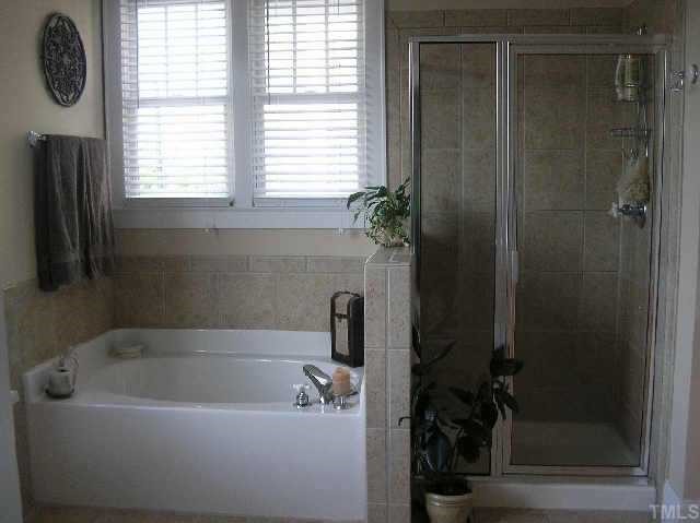 3412 Falls River Raleigh, NC 27614 - Photo 7 of 10 Master Tub & Shower