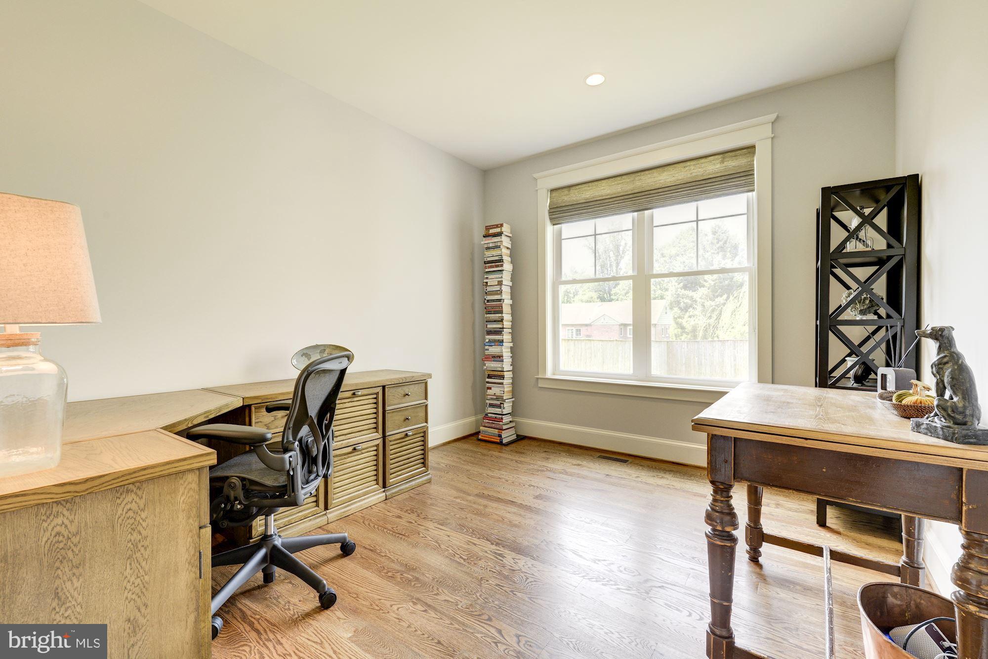 4802 Edgefield Road Bethesda, MD 20814 - Photo 12 of 32 Gallery Image 12