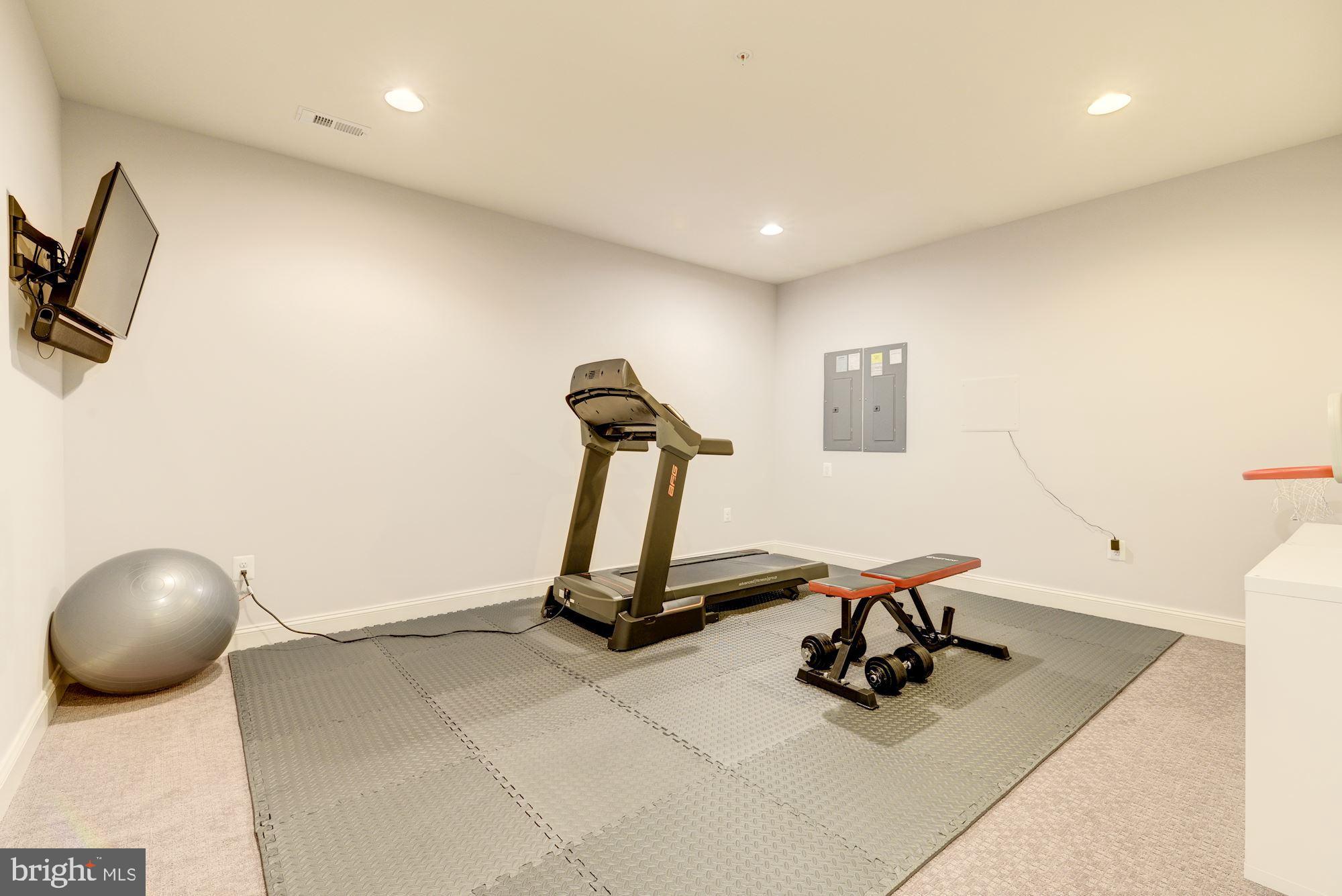 4802 Edgefield Road Bethesda, MD 20814 - Photo 29 of 32 Gallery Image 29