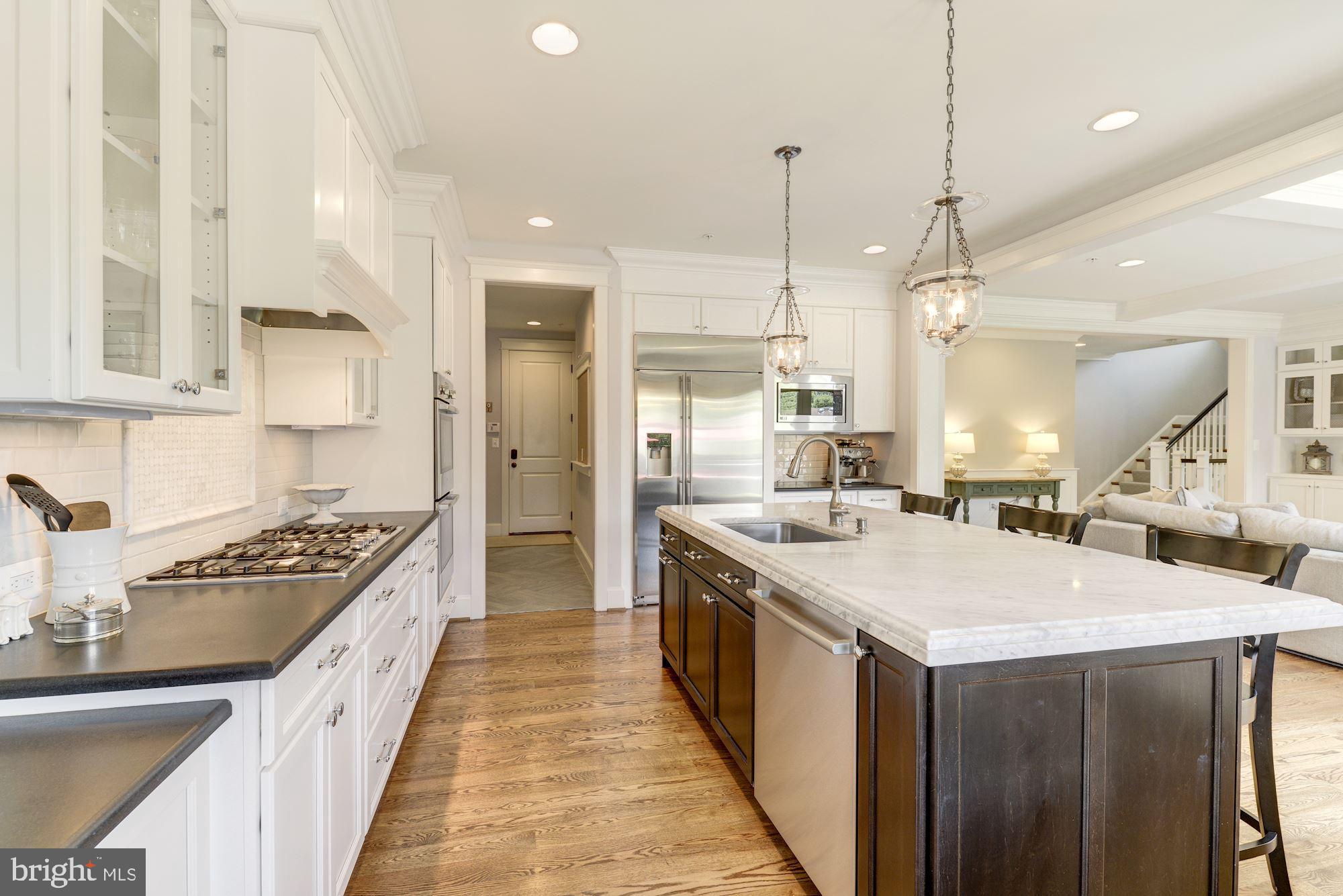 4802 Edgefield Road Bethesda, MD 20814 - Photo 9 of 32 Gallery Image 9