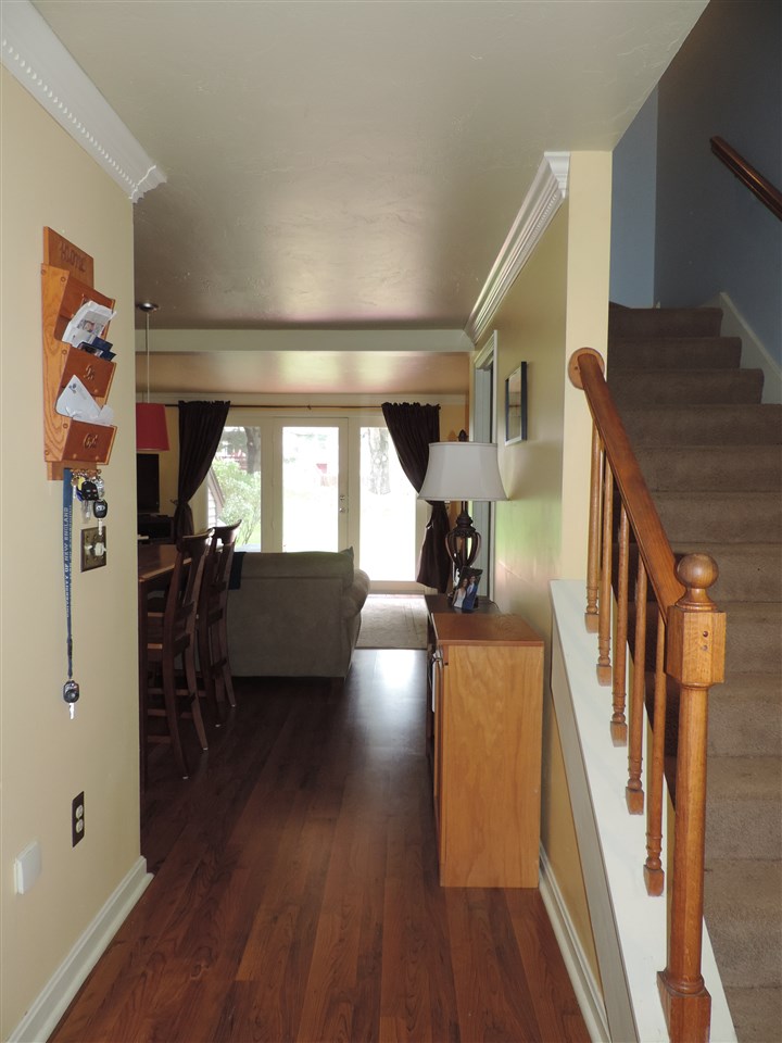 33 Surrey Run Dover, NH 03820 - Photo 4 of 32 Gallery Image 4
