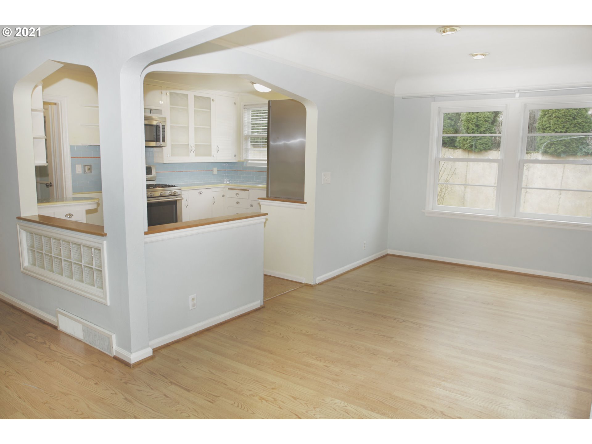 2774 Northwest Raleigh Street Portland, OR 97210 - Photo 5 of 26 Gallery Image 5