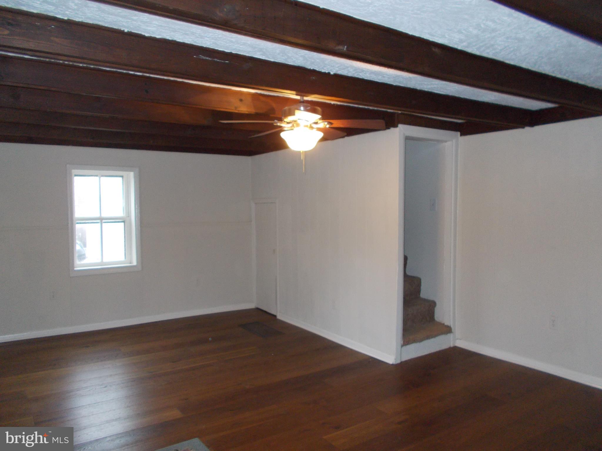 7864 Fairplay Road Fairplay, MD 21733 - Photo 2 of 20 Living Room