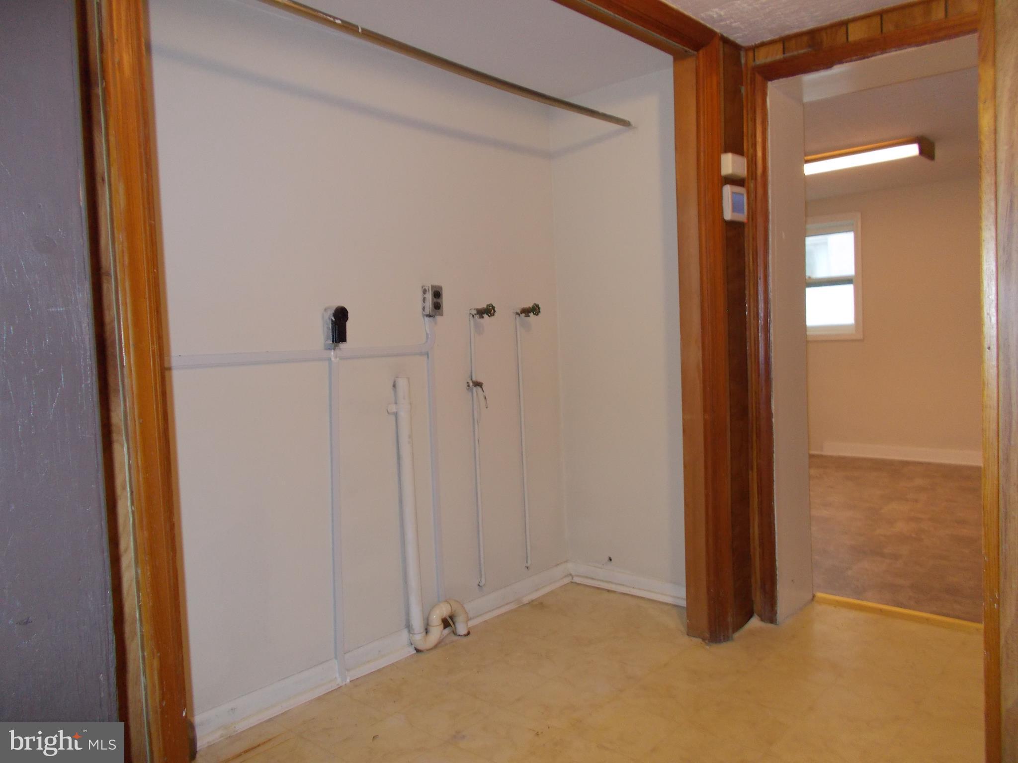 7864 Fairplay Road Fairplay, MD 21733 - Photo 12 of 20 Laundry