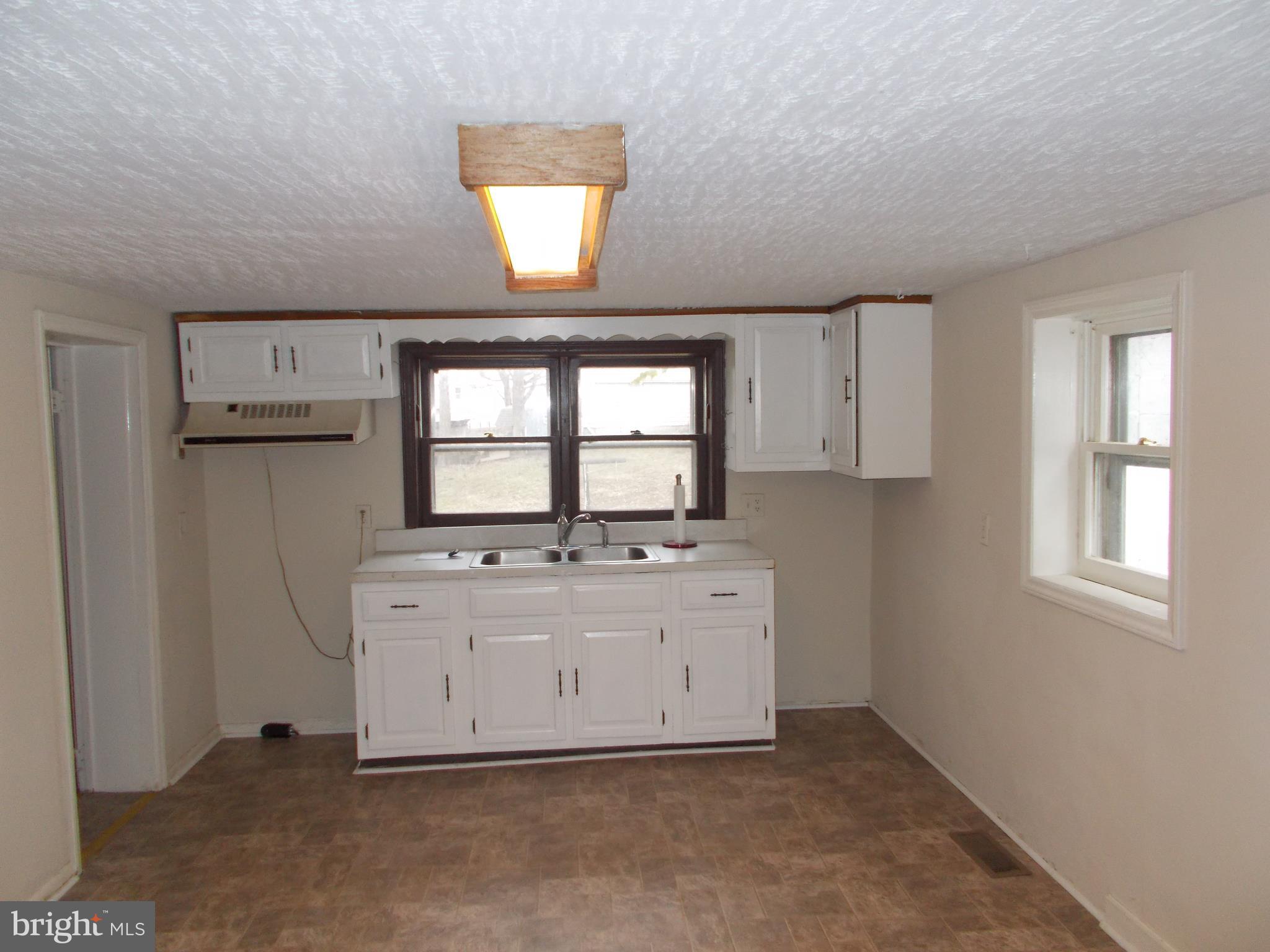 7864 Fairplay Road Fairplay, MD 21733 - Photo 4 of 20 Kitchen