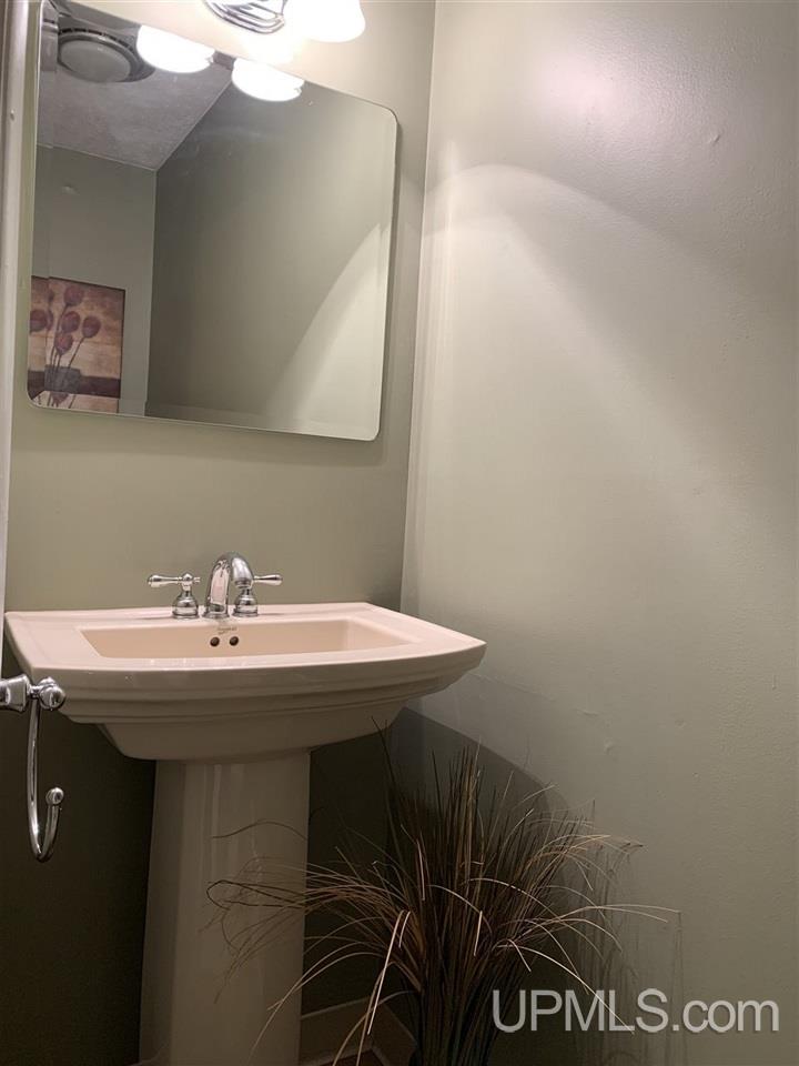 615 5th Street Lanse, MI 49946 - Photo 13 of 27