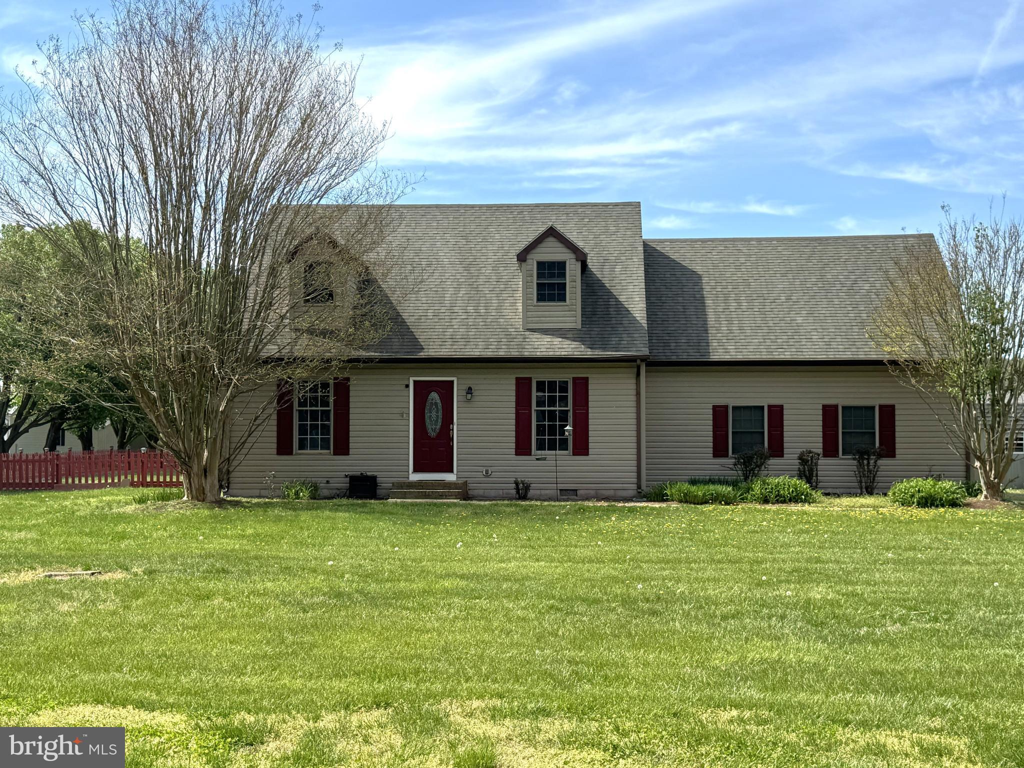 26210 Oak Grove Road Seaford, DE 19973 - Photo 2 of 33 a view of a yard in front of a house