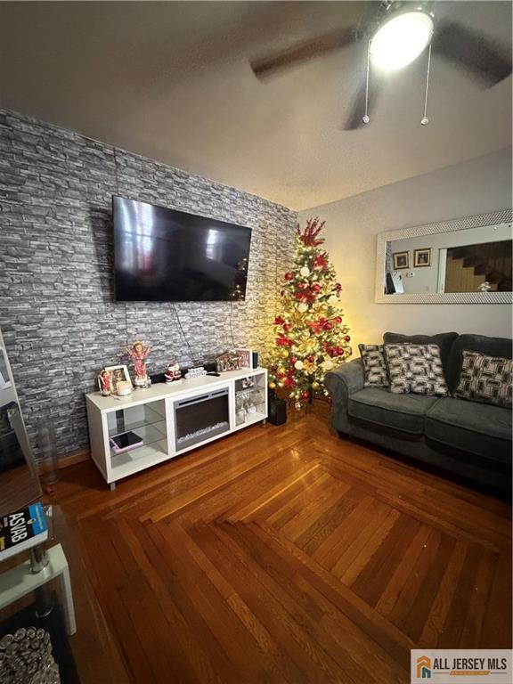 350 Summit Avenue Perth Amboy, NJ 08861 - Photo 2 of 8