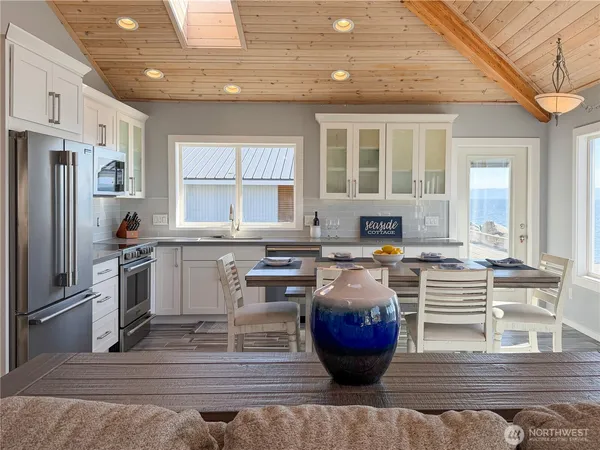 $750,000 | 26 H South Beach Drive, Everett, WA 98206