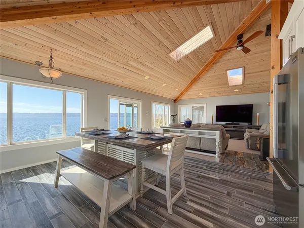 $750,000 | 26 H South Beach Drive, Everett, WA 98206