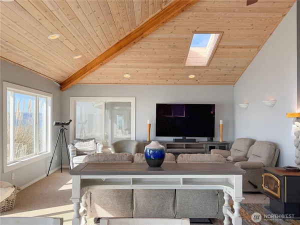 $750,000 | 26 H South Beach Drive, Everett, WA 98206