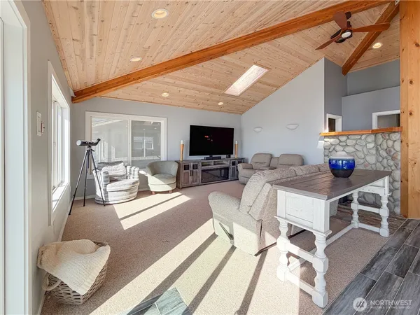 $750,000 | 26 H South Beach Drive, Everett, WA 98206