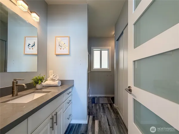 $750,000 | 26 H South Beach Drive, Everett, WA 98206