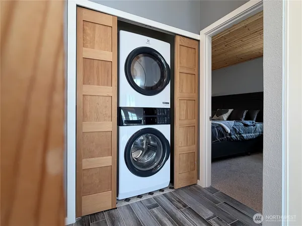 $750,000 | 26 H South Beach Drive, Everett, WA 98206