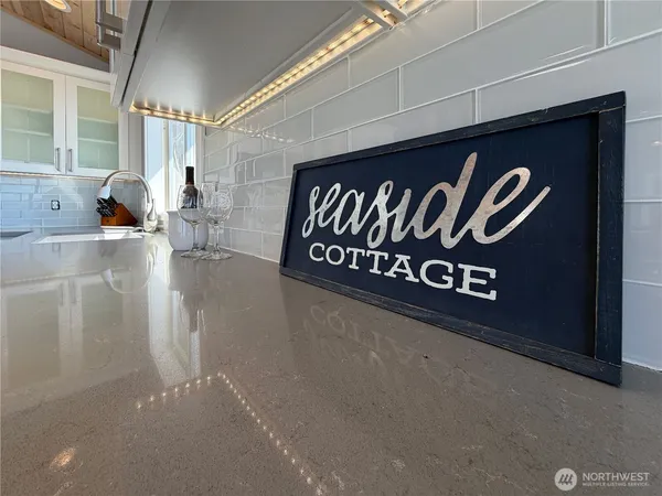 $750,000 | 26 H South Beach Drive, Everett, WA 98206