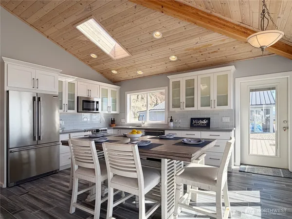 $750,000 | 26 H South Beach Drive, Everett, WA 98206