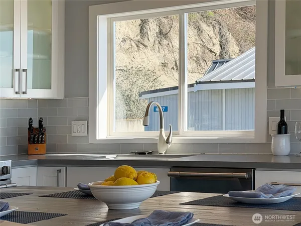 $750,000 | 26 H South Beach Drive, Everett, WA 98206