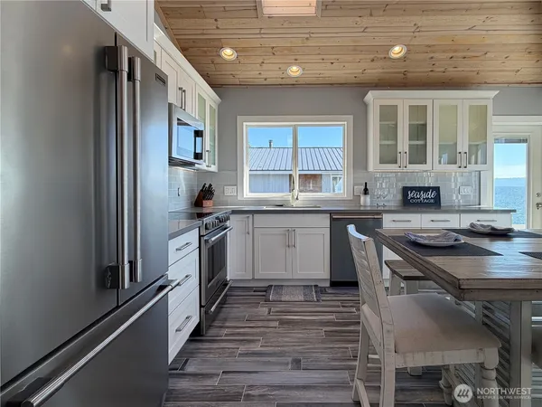 $750,000 | 26 H South Beach Drive, Everett, WA 98206