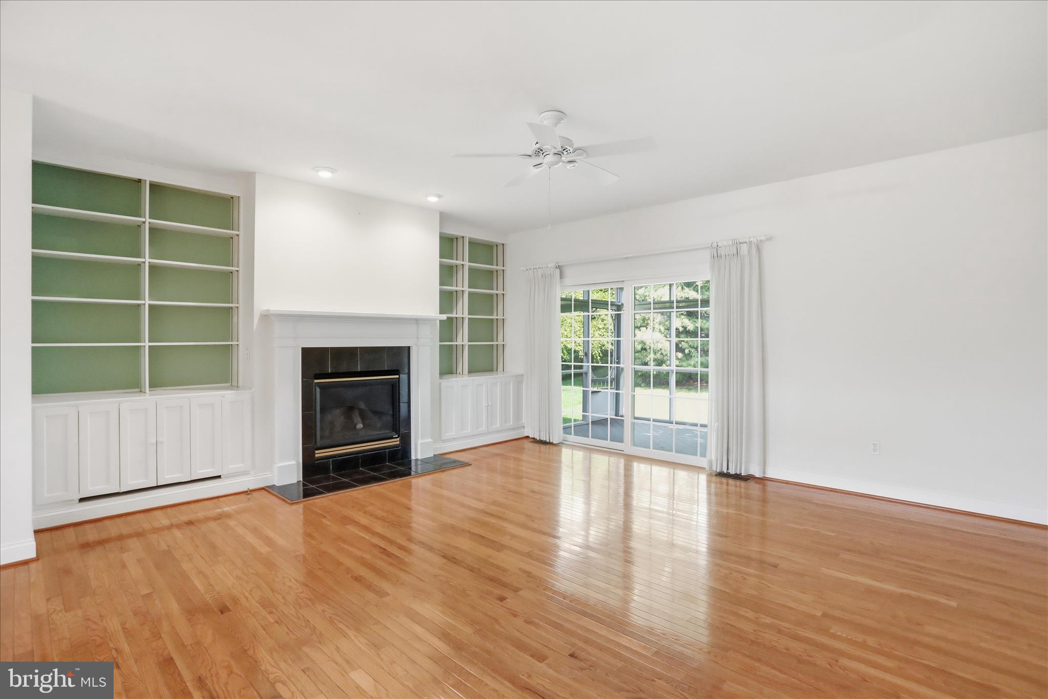 42 Hunters Trail Waynesboro, VA 22980 - Photo 15 of 52 Built in Bookcases
