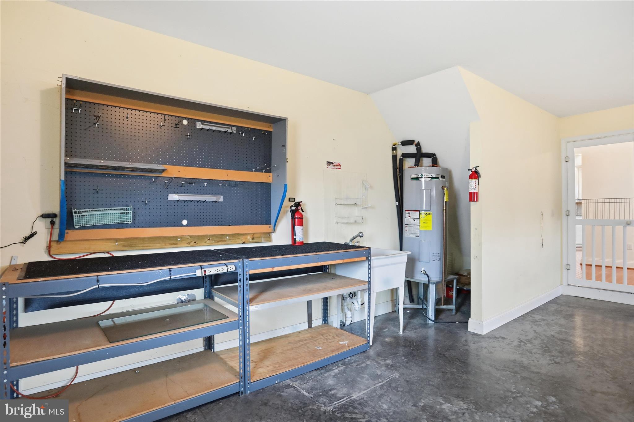 42 Hunters Trail Waynesboro, VA 22980 - Photo 44 of 52 Workbench area