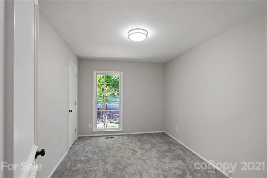 638 Trail Ridge Road Matthews, NC 28105 - Photo 17 of 36 an empty room with window