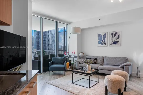 $374,900 | 350 South Miami Avenue, Unit 2108, Miami, FL 33130