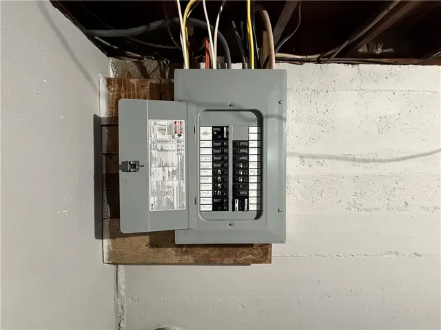 $475,000 | 122 Elder Street, Lincoln, RI 02865