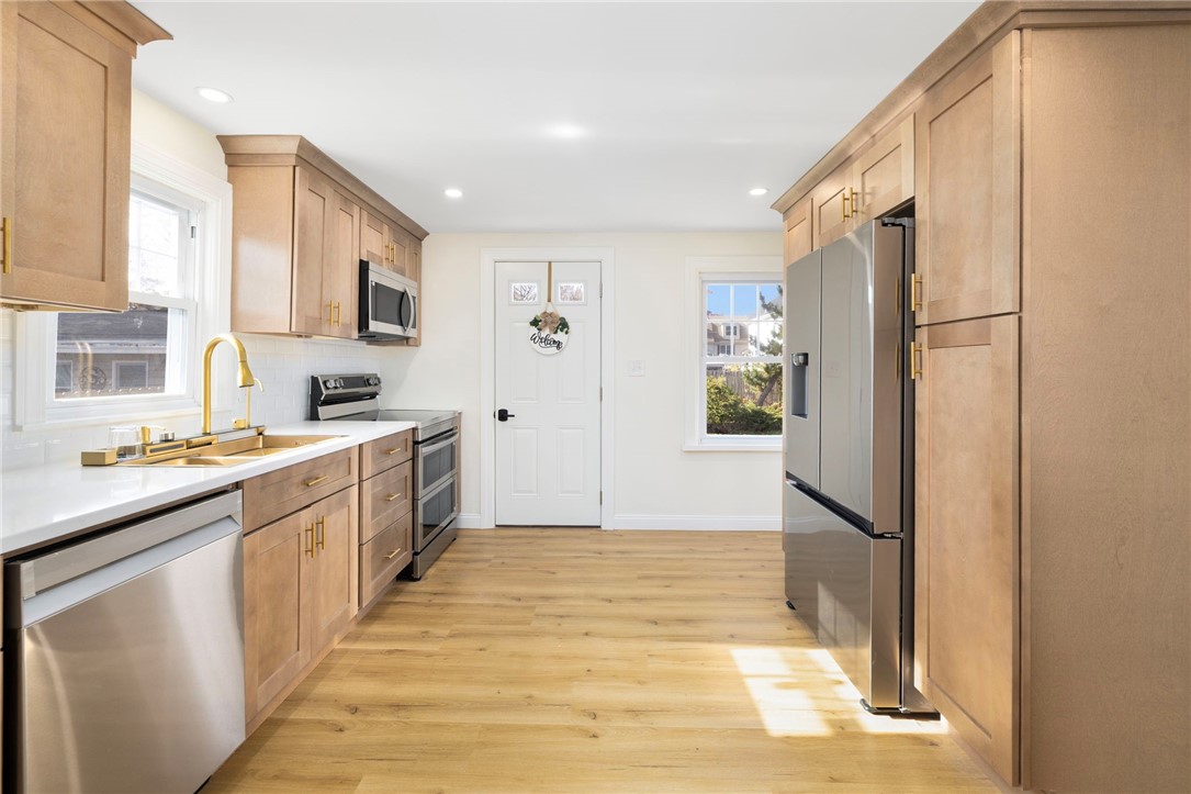 122 Elder Street Lincoln, RI 02865 - Photo 6 of 38