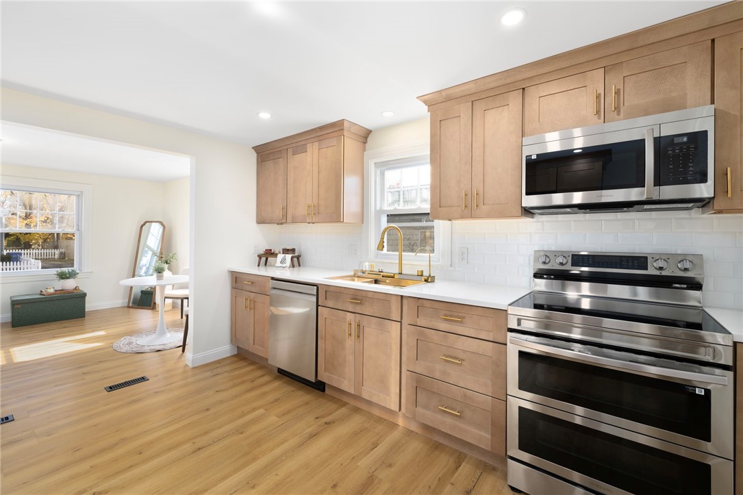 122 Elder Street Lincoln, RI 02865 - Photo 8 of 38