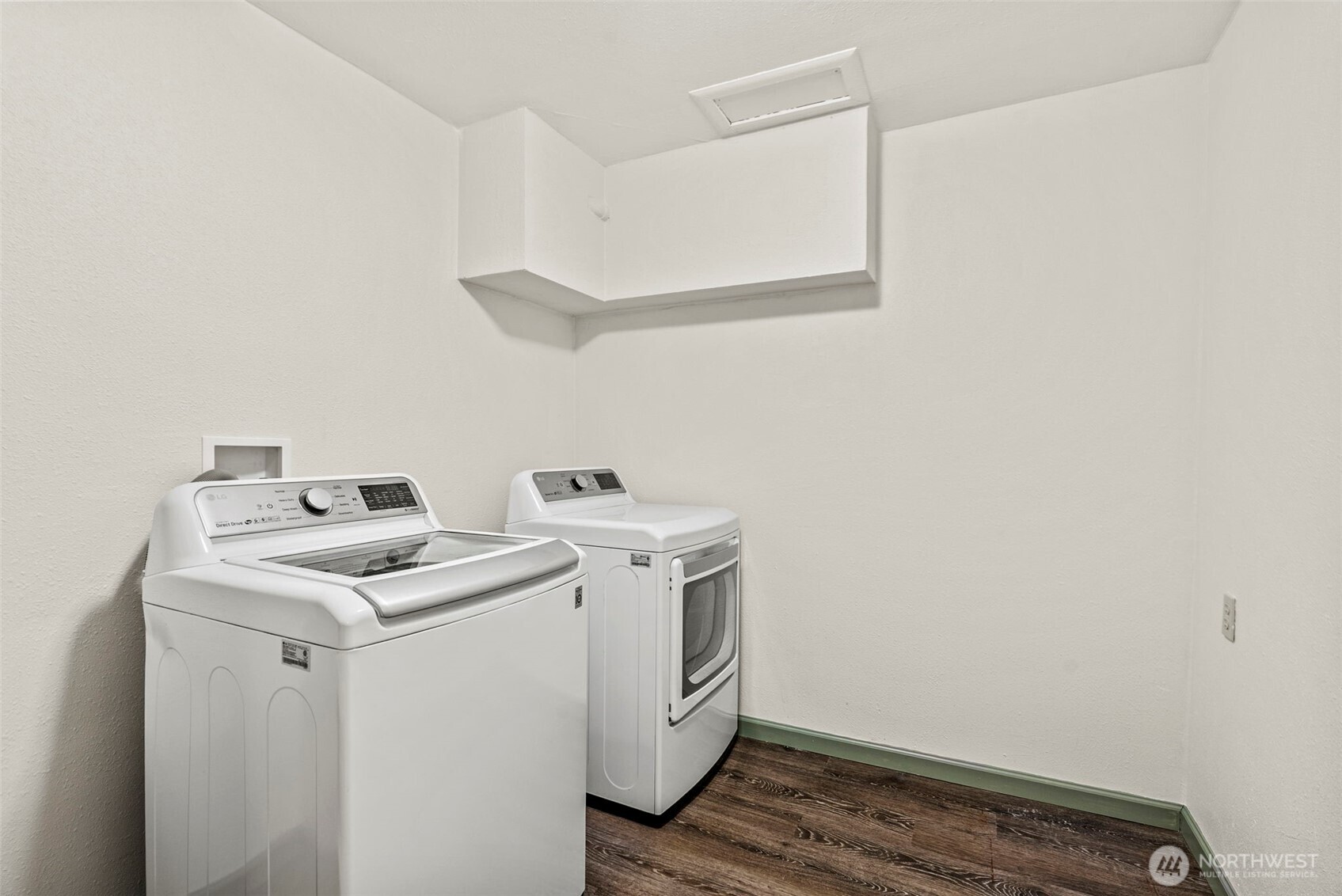 652 Ragland Road Longview, WA 98632 - Photo 25 of 40 a utility room with dryer and washer