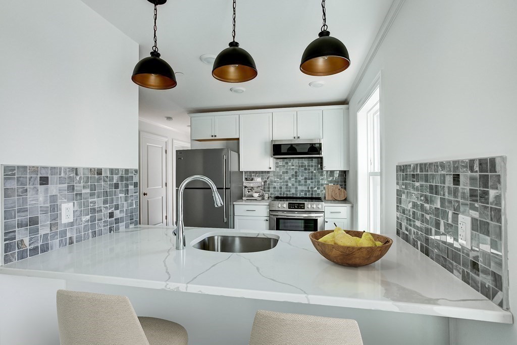 33 Leyden Street, Unit 5 Boston, MA 02128 - Photo 5 of 11