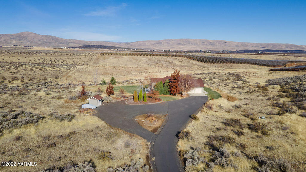 2121 North Cottonwood Road, Yakima, WA 98908 Compass