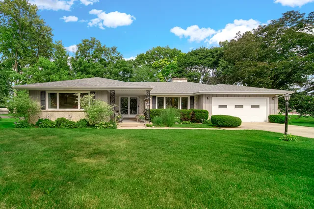 $519,000 | 399 Knollwood Court, Palatine, IL 60067
